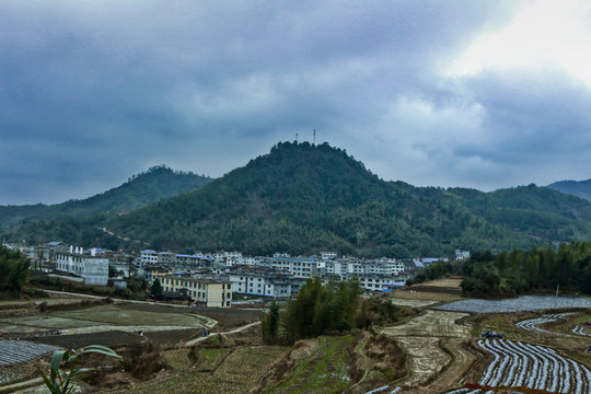 大山里的鎮(zhèn)子