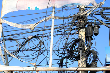 凌亂電纜