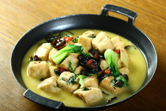 燉油豆腐砂鍋油豆腐