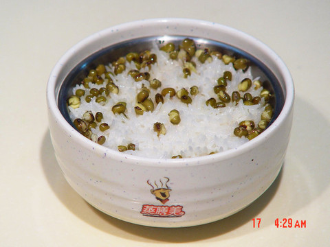 綠豆二米蒸飯