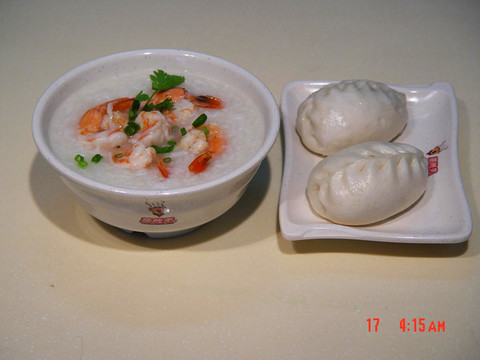 生滾鮮蝦粥芽菜包
