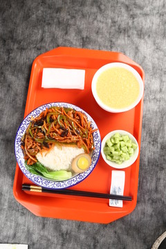 魚(yú)香肉絲蓋飯3