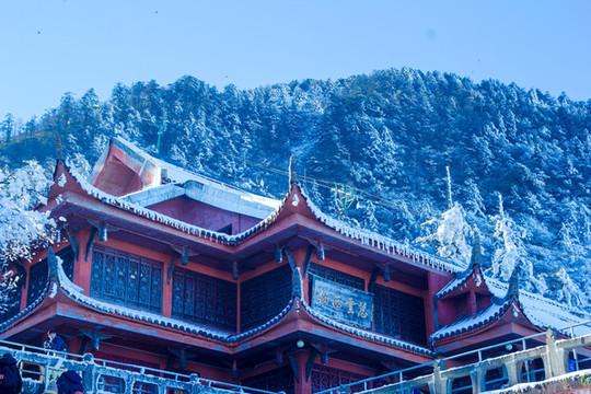 峨眉山雪景