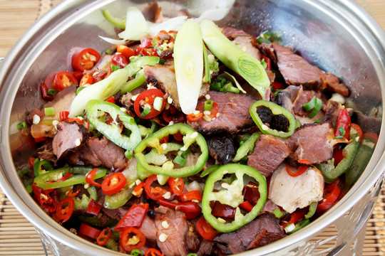 干鍋野豬肉