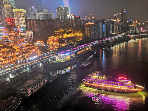 重慶夜游兩江游船金碧女王號