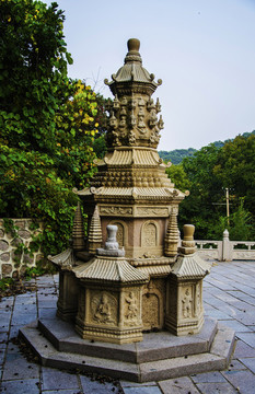 千山中會(huì)寺塔林石塔