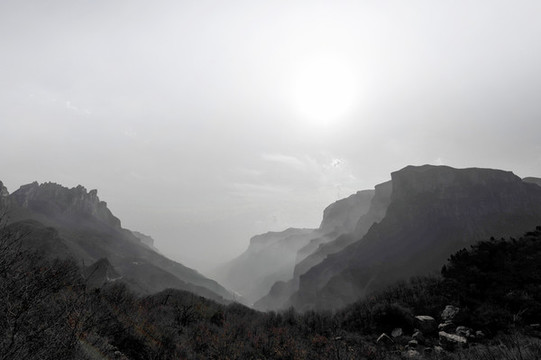 黑白山水畫