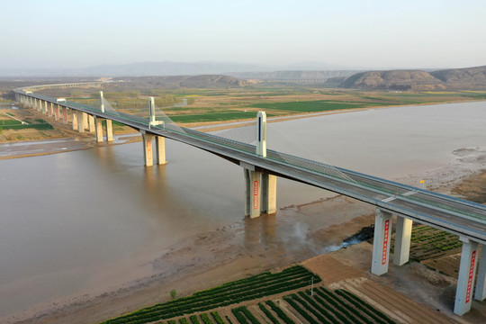 運(yùn)寶黃河大橋