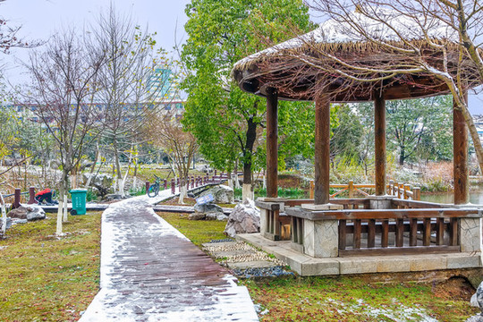 安徽宣城都市風(fēng)光梅溪公園雪景