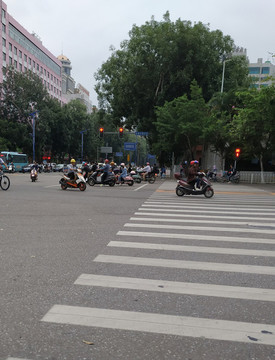 過(guò)馬路