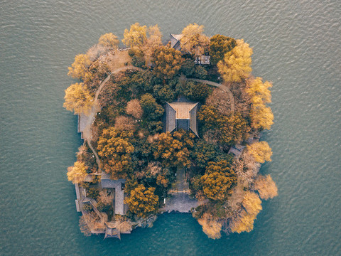 湖心島