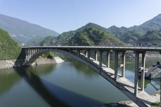 興山公路橋