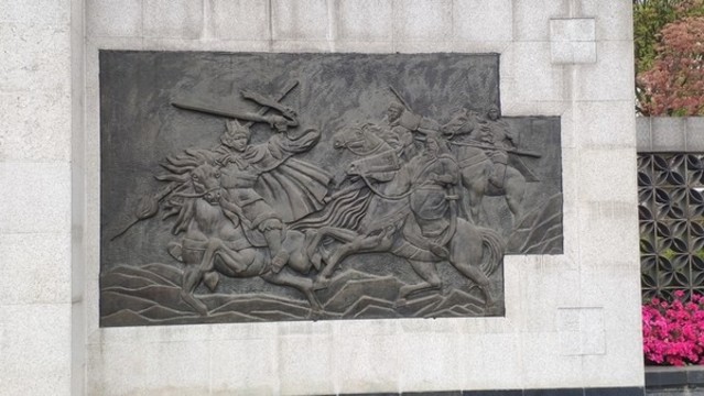 墻上壁畫(huà)浮雕