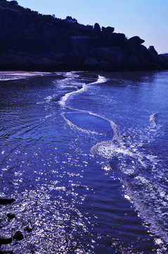 淺灘浪潮