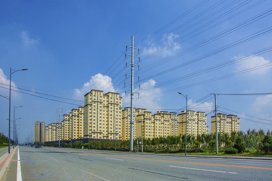 鞍山羊草莊公路與住宅區(qū)建筑群
