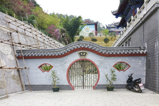 圓形門