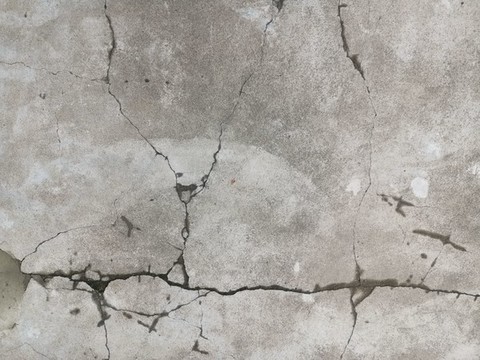 水泥地裂縫