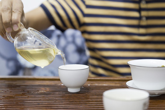 倒茶