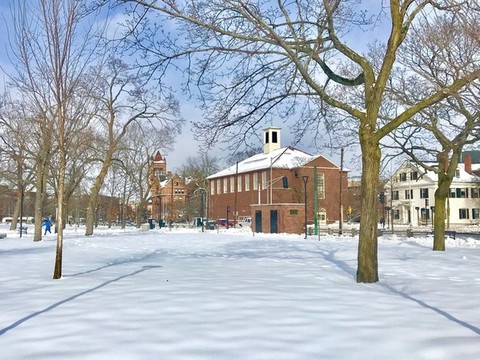 美國藤校雪中的哈佛大學(xué)