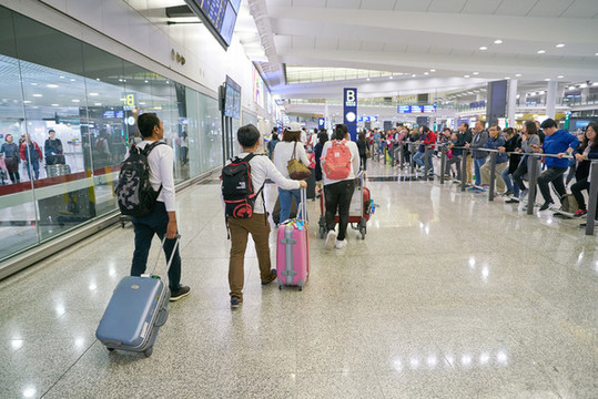 香港國(guó)際機(jī)場(chǎng)到達(dá)大廳B的旅客