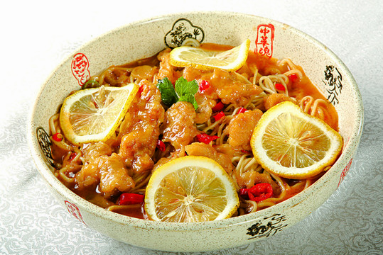 泰式酸菜雞肉面