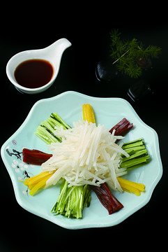 川貝枇杷養(yǎng)生梨
