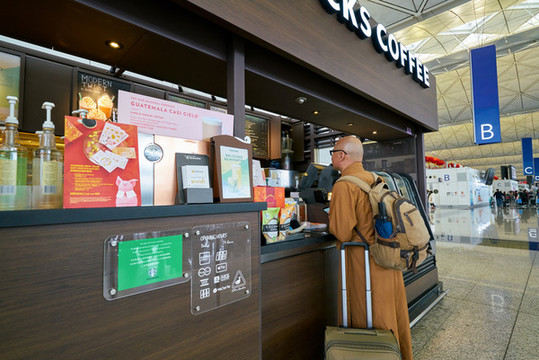 國(guó)際機(jī)場(chǎng)咖啡店