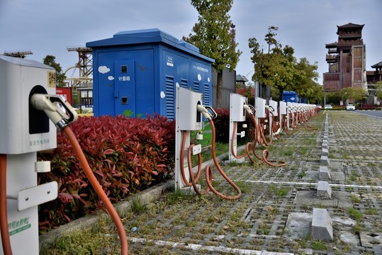 電動(dòng)汽車充電樁