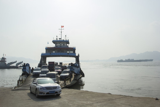 長(zhǎng)江汽車渡輪