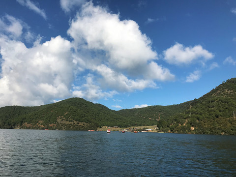 瀘沽湖