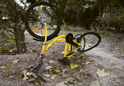 可憐的小黃車