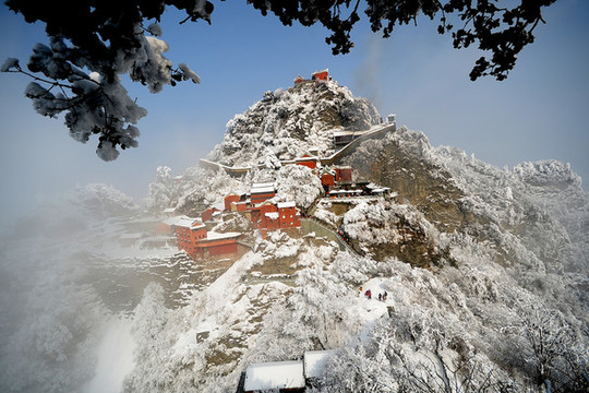 中國道教圣地武當(dāng)山雪景