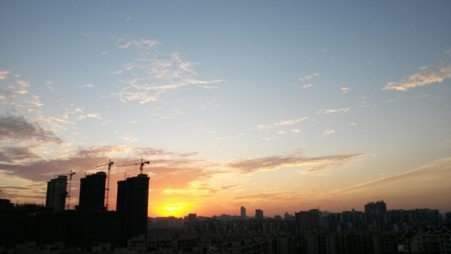 晚霞城市