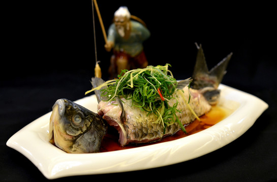 清蒸鯽魚腩
