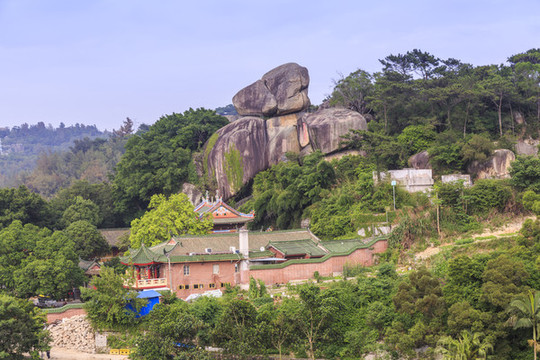 山石