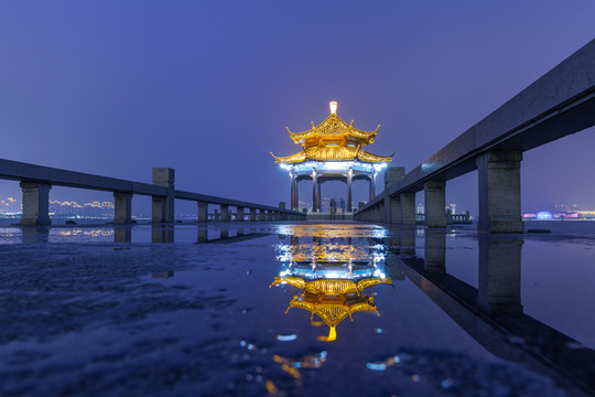 蘇州李公堤夜景風(fēng)光