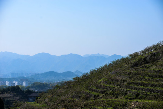 群山