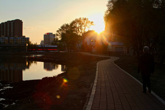 夕陽下