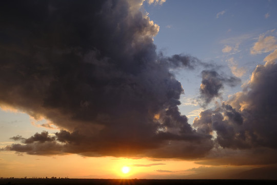 夕陽晚霞