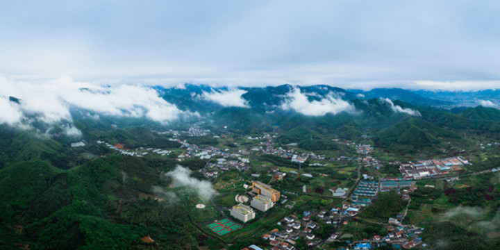梁弄湖東風(fēng)光健峰培訓(xùn)學(xué)校