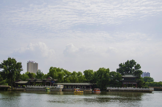 鞍山二一九公園勞動(dòng)湖環(huán)翠閣亭廊