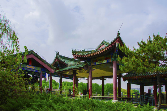 鞍山二一九公園環(huán)翠閣亭廊