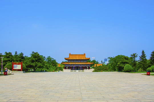 鞍山玉佛寺三洲感應(yīng)殿與廣場(chǎng)
