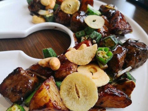 蒜香秋葵牛肉粒