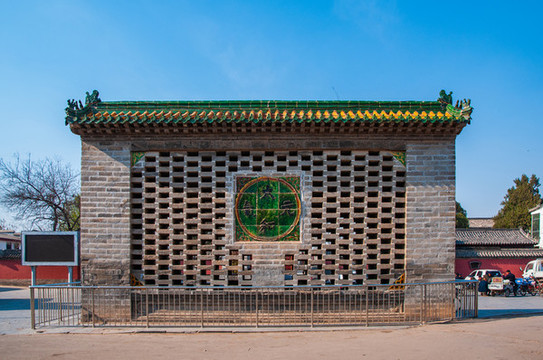 透龍壁