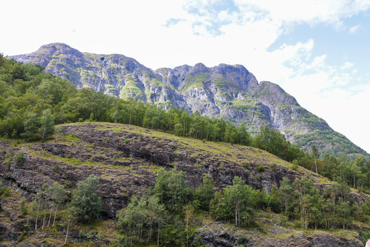 高山山崖