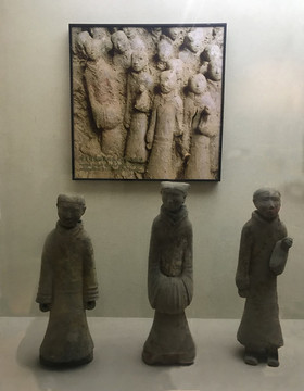 彩繪女陶俑