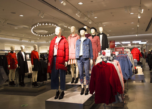 休閑服裝專賣店內(nèi)景