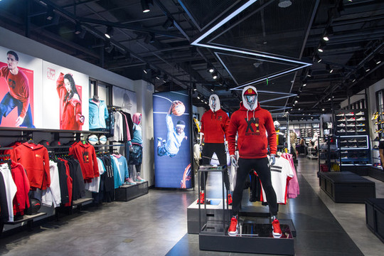 運動服裝專賣店內景