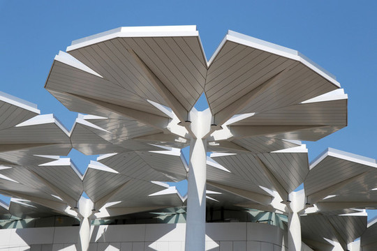 國(guó)際館屋頂建筑